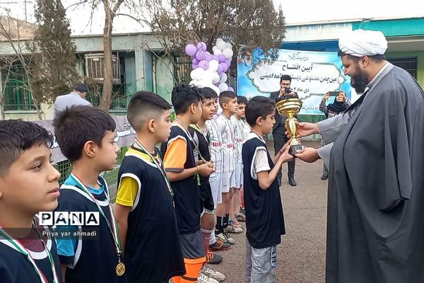 افتتاح دو زمین چمن مصنوعی در مدارس ورامین