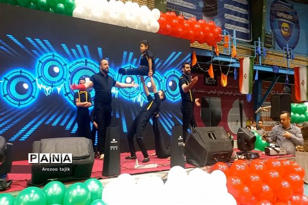 تقدیر از مادران قهرمان و مربیان ورزشی