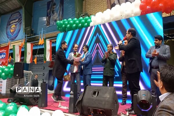 تقدیر از مادران قهرمان و مربیان ورزشی