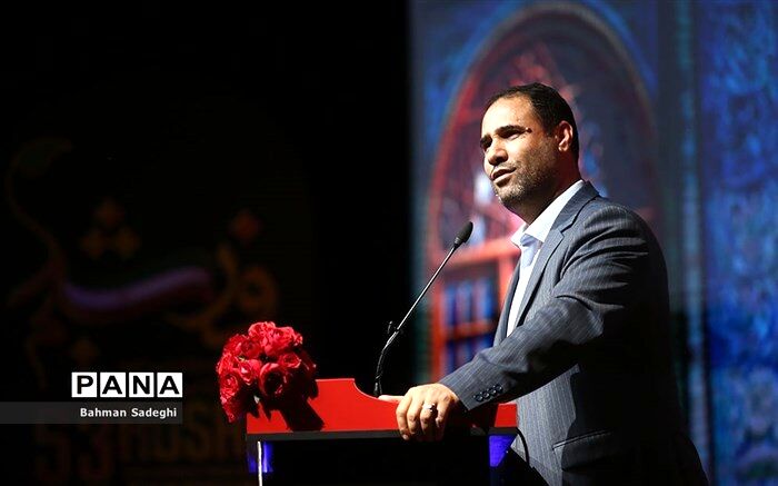 نشست صمیمی وزیر آموزش‌وپرورش با مدال‌آوران المپیادهای علمی