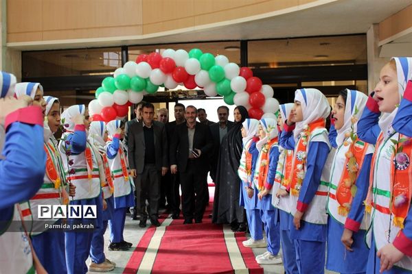 نشست صمیمی استاندار با مدیران مدارس استان کرمانشاه