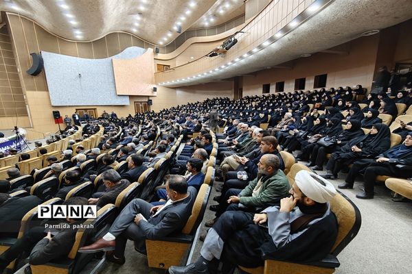 نشست صمیمی استاندار با مدیران مدارس استان کرمانشاه