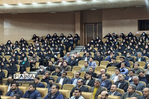 نشست صمیمی استاندار با مدیران مدارس استان کرمانشاه