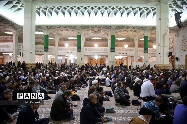 گرامیداشت  سالگرد شهدای حادثه هواپیمای اوکراینی در حرم حضرت معصومه(س)