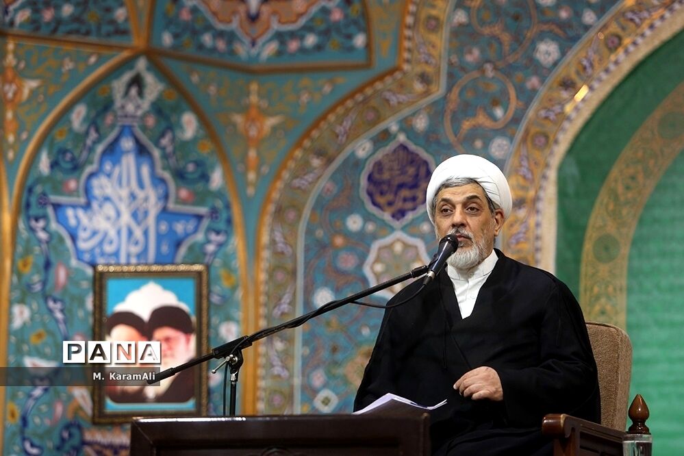 گرامیداشت  سالگرد شهدای حادثه هواپیمای اوکراینی در حرم حضرت معصومه(س)