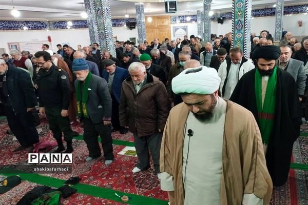 اقامه باشکوه نمازجمعه ‌در شهرستان فیروزکوه