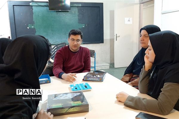 برگزاری دوره آموزشی بازی های فکری رویش ویژه فرهنگیان ناحیه ۳ شیراز