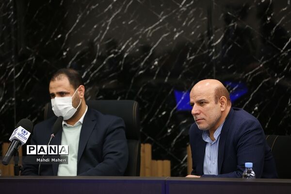 نشست صمیمی وزیر آموزش‌وپرورش با مدال‌آوران المپیادهای علمی
