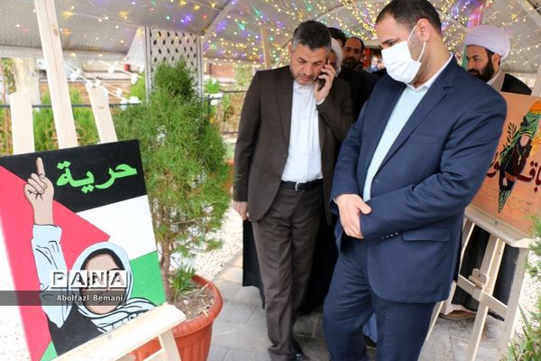 بازدید وزیرآموزش و پرورش از نمایشگاه دانش‌آموزی «آخراشه» در قم