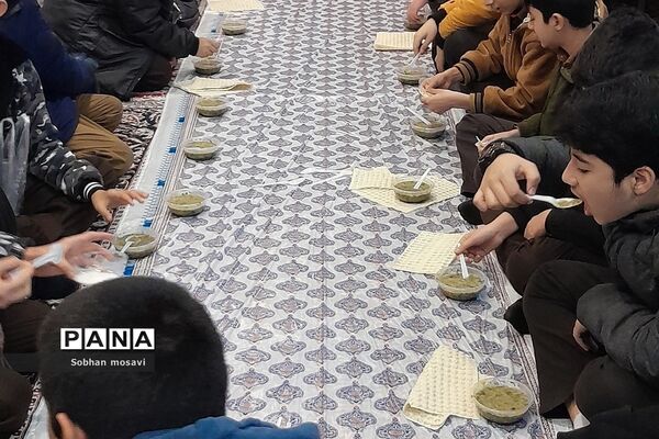 مراسم  پرفیض زیارت عاشورا در دبیرستان علامه طباطبایی ناحیه دو شهر ری