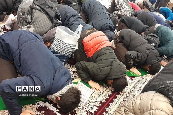 مراسم  پرفیض زیارت عاشورا در دبیرستان علامه طباطبایی ناحیه دو شهر ری