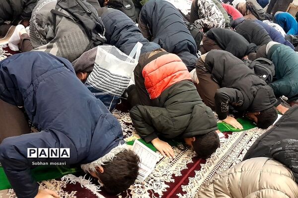 مراسم  پرفیض زیارت عاشورا در دبیرستان علامه طباطبایی ناحیه دو شهر ری