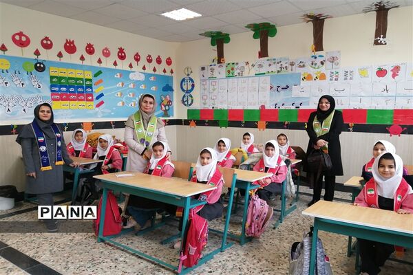 حضور مربیان پیشتاز در مدارس