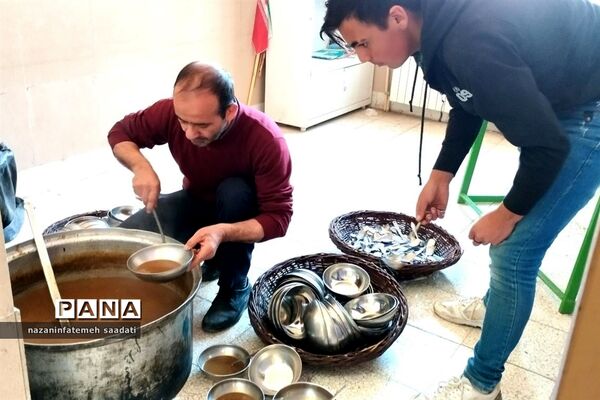 حضورخیرین موسسه محبان الزهرا(س) مشهد مقدس در جمع دانش‌آموزان روستای چرم کهن شهرستان کلات