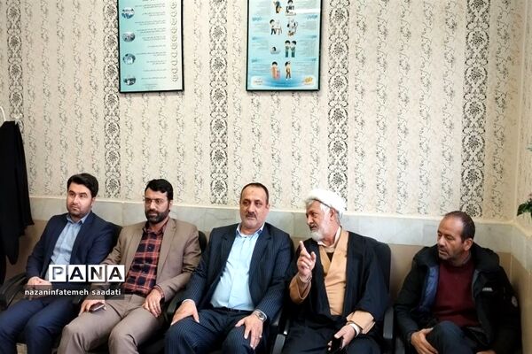 حضورخیرین موسسه محبان الزهرا(س) مشهد مقدس در جمع دانش‌آموزان روستای چرم کهن شهرستان کلات