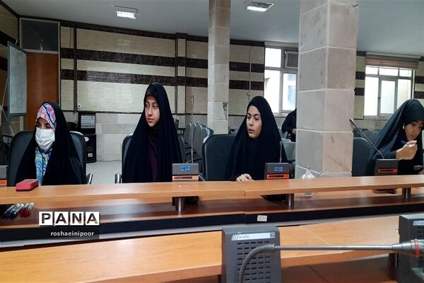 جلسه توجیهی فرآیند مدرسه انقلاب و برپایی نمایشگاه در شهرستان فیروزکوه
