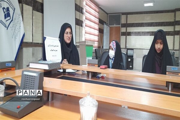 جلسه توجیهی فرآیند مدرسه انقلاب و برپایی نمایشگاه در شهرستان فیروزکوه