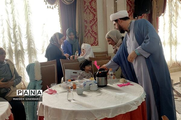 جشن تکلیف دانش‌آموزان دبستان عطر کوثر شهرستان پردیس