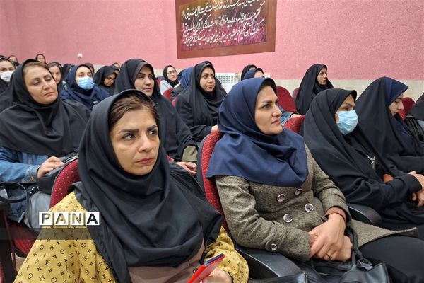 کارگاه آموزشی توجیهی رابطین المپیاد رویش در ناحیه یک شیراز