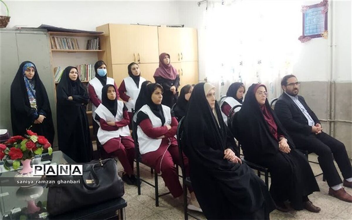 آغاز طرح مکمل‌یاری ویتامین‌ دی و قرص آهن در مدارس شهریار/ فیلم