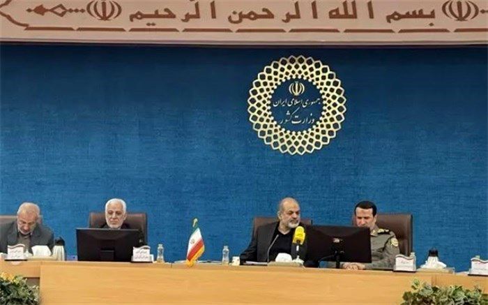 تاکید وزیر کشور بر آشنا کردن نسل جوان با افتخارآفرینی‌های دفاع مقدس