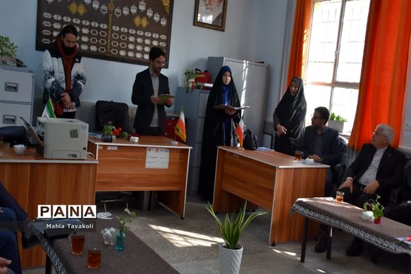 بازدید سفیران کشورهای نروژ و دانمارک از دبستان عرش ناحیه یک مشهد