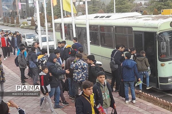 افتتاحیه نمایشگاه دستاوردهای پژوهشی دانش‌آموزی مدارس غیردولتی و هیئت امنایی در پارک فناوری پردیس