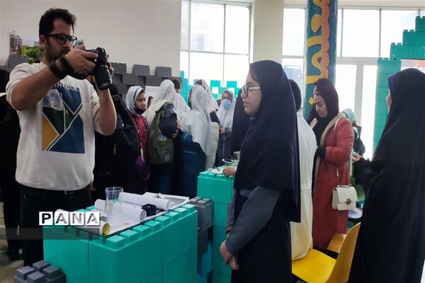 بازدید دانش‌آموزان شهرستان قدس از دومین نمایشگاه دستاوردهای پژوهشی در بخش دانش‌آموزی  پارک فناوری پردیس