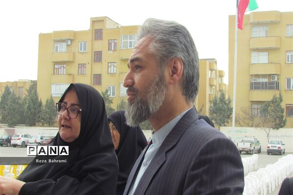 نمایشگاه  روز ملی هوای پاک در دبستان گلستان مشهد