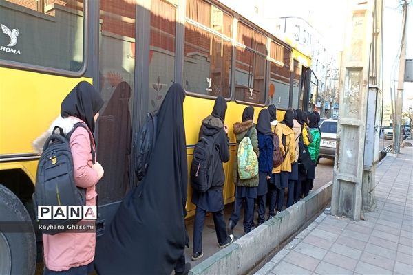 اردوی راهیان پیشرفت دانش‌آموزان دبیرستان فرزانگان استعداد درخشان ملارد به پارک علم و فناوری پردیس