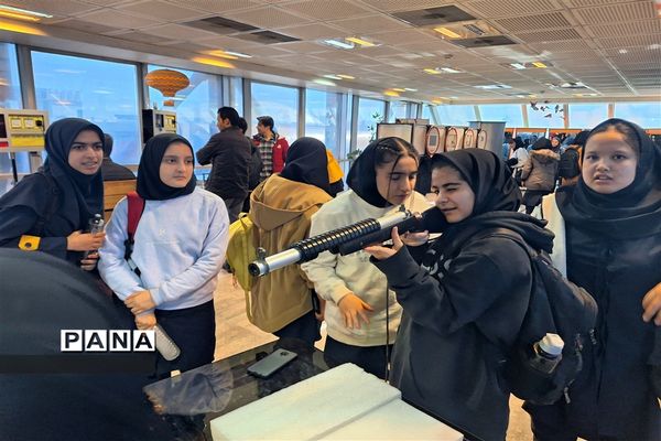 اردوی راهیان پیشرفت دانش‌آموزان دبیرستان فرزانگان استعداد درخشان ملارد به پارک علم و فناوری پردیس