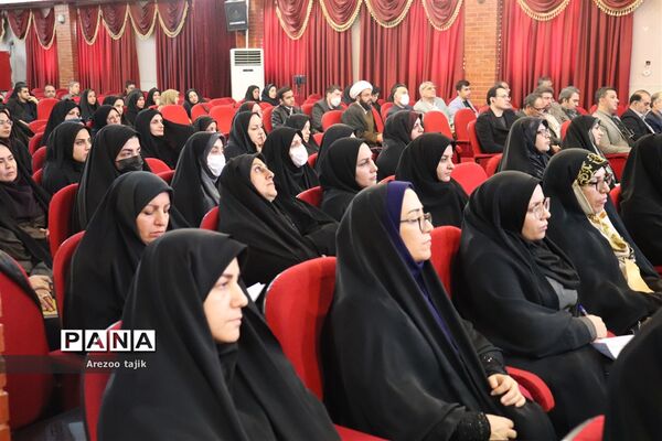 نشست دانش افزایی مدیران، معاونین و مربیان پرورشیِ مدارس ورامین