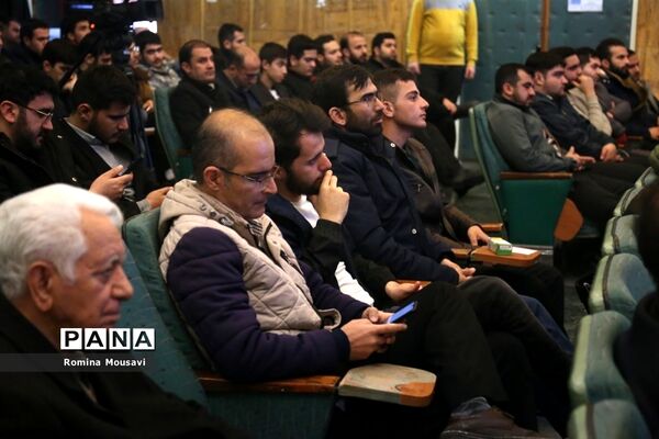 اختتامیه جشنواره فعالان فضای مجازی و تجلیل از برگزیدگان کنگره ملی 10 هزار شهید
