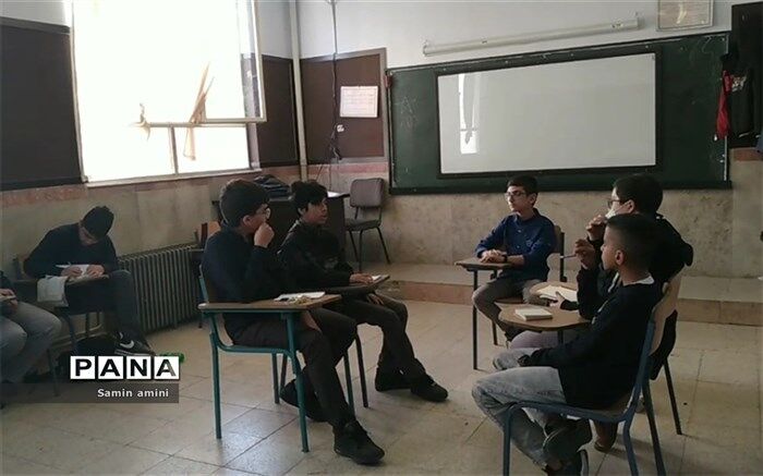 برگزاری مناظرات دانش‌آموزی در رودهن/فیلم