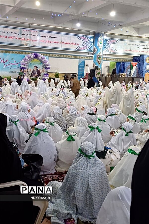 جشن تکلیف و بندگی نوگلان با حضور عمو غزالی در دبستان جامعه القرآن کاشان