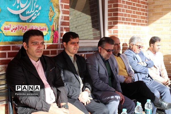 نواختن زنگ هوای پاک در مدرسه نبی‌اکرم یک بهارستان2