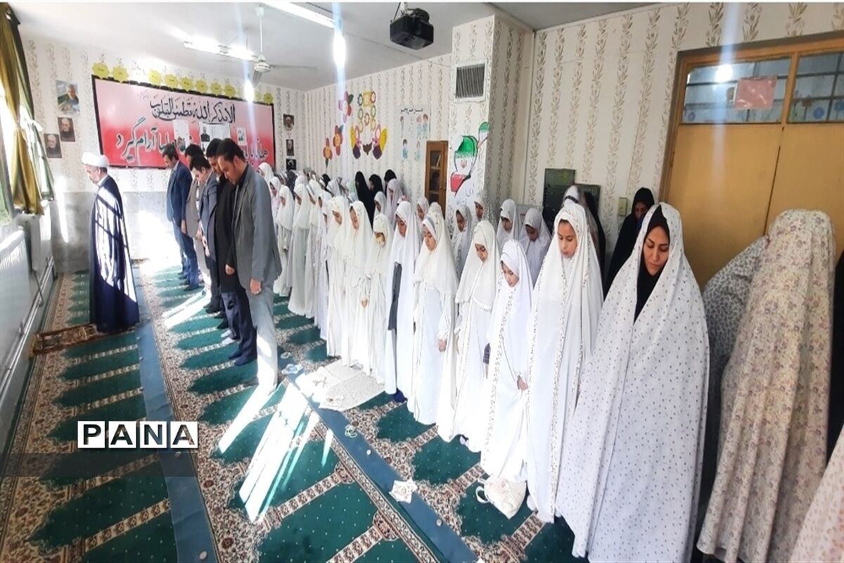 اقامه نماز زیربنای تعالی روح انسان است