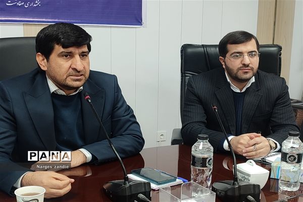 جلسه رؤسای شوراهای دانش‌آموزی در شهرستان ملارد