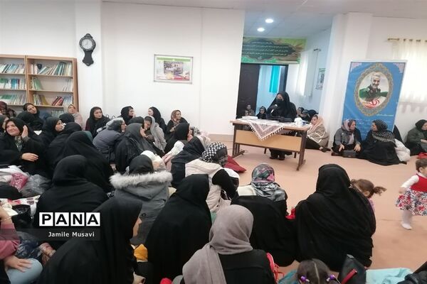 برگزاری مراسم معنوی جشن عبادت دانش‌آموزان دختر شهر فاروج در حوزه علمیه فاطمیه