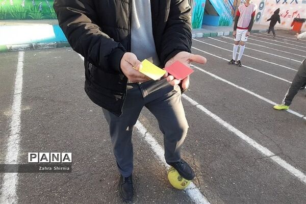 برگزاری مسابقات فوتبال با عنوان جام شهید سلیمانی در دبستان شهیدبهشتی یک