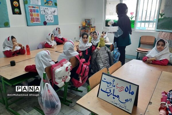 تهیه درخت آرزوها و آشنایی دانش‌آموزان با شب لیلة الرغائب در مدارس ناحیه یک شهرری