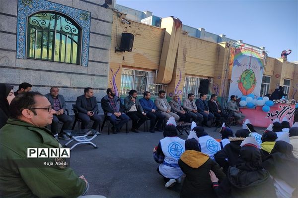 مراسم روز هوای پاک و محیط زیست در مدرسه شهید سمیه قرچک