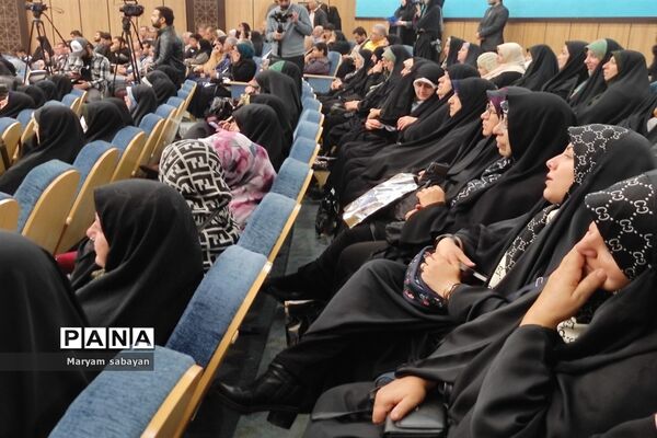 آیین اختتامیه دومین نمایشگاه هنرهای تجسمی ایثار در شیراز