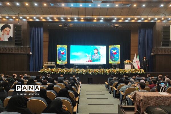 آیین اختتامیه دومین نمایشگاه هنرهای تجسمی ایثار در شیراز