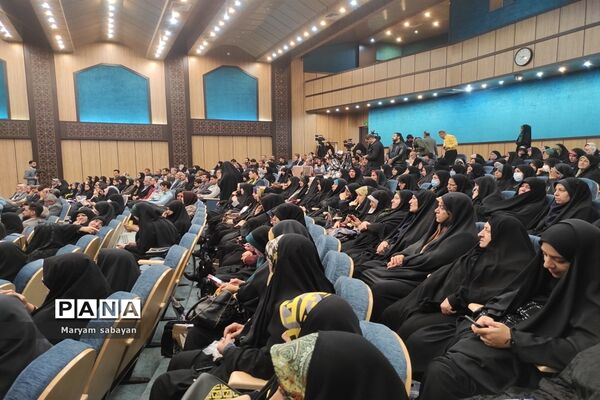 آیین اختتامیه دومین نمایشگاه هنرهای تجسمی ایثار در شیراز