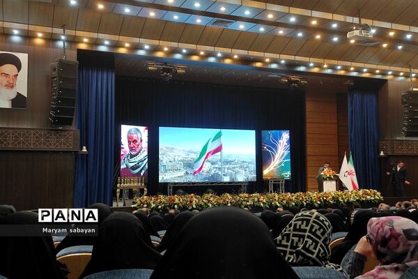 آیین اختتامیه دومین نمایشگاه هنرهای تجسمی ایثار در شیراز
