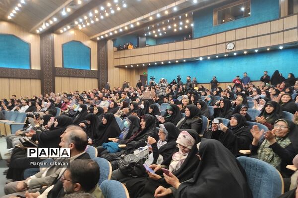 آیین اختتامیه دومین نمایشگاه هنرهای تجسمی ایثار در شیراز