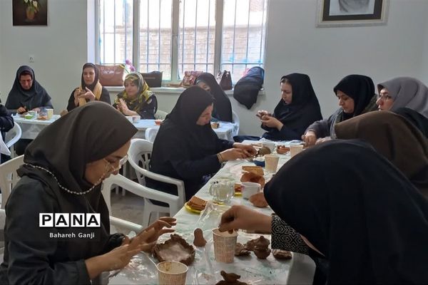 برگزاری سومین کارگاه توانمندی‌سازی هنرهای دستی رشته سفالگری در نیشابور