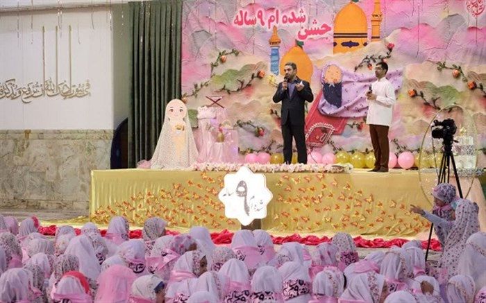 فضای انس با نماز و قرآن را در مدارس تقویت کنیم