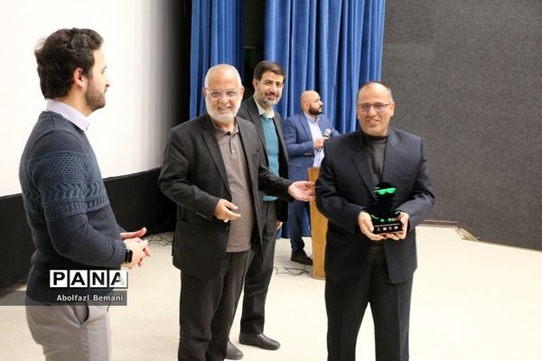 اختتامیه نخستین دوره «کد کمپ» در قم-1